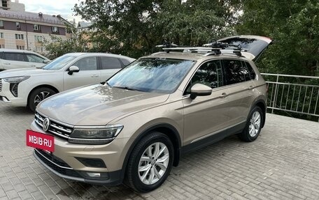 Volkswagen Tiguan II, 2018 год, 2 700 000 рублей, 2 фотография