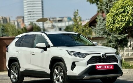 Toyota RAV4, 2020 год, 2 990 000 рублей, 7 фотография