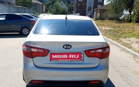 KIA Rio III рестайлинг, 2014 год, 940 000 рублей, 5 фотография