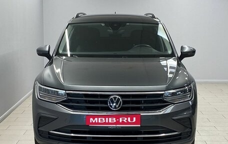 Volkswagen Tiguan II, 2021 год, 2 730 000 рублей, 2 фотография