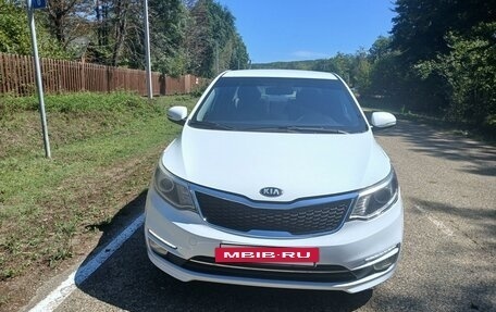 KIA Rio III рестайлинг, 2015 год, 999 000 рублей, 2 фотография