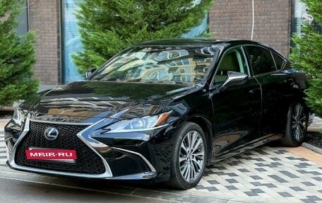 Lexus ES VII, 2019 год, 3 900 000 рублей, 2 фотография