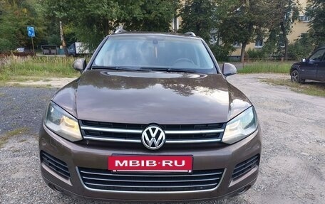 Volkswagen Touareg III, 2011 год, 1 900 000 рублей, 2 фотография