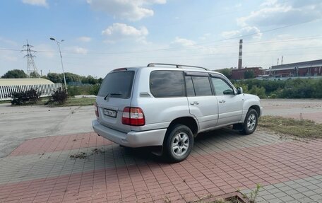 Toyota Land Cruiser 100 рестайлинг 2, 2005 год, 2 190 000 рублей, 6 фотография