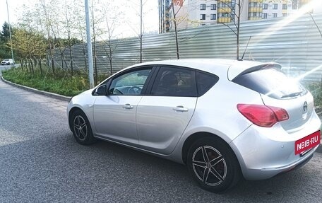 Opel Astra J, 2012 год, 630 000 рублей, 2 фотография