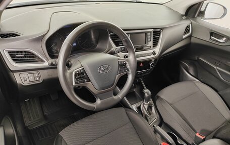 Hyundai Solaris II рестайлинг, 2017 год, 1 299 000 рублей, 14 фотография