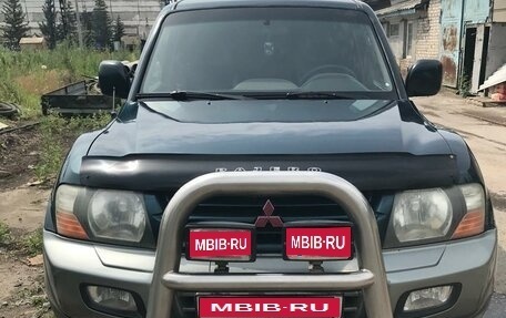 Mitsubishi Pajero III рестайлинг, 2000 год, 999 000 рублей, 1 фотография