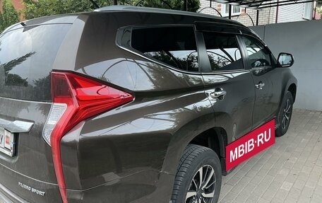 Mitsubishi Pajero Sport III рестайлинг, 2018 год, 3 500 000 рублей, 4 фотография