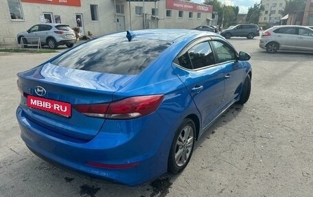 Hyundai Elantra VI рестайлинг, 2018 год, 1 650 000 рублей, 6 фотография