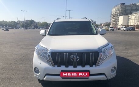 Toyota Land Cruiser Prado 150 рестайлинг 2, 2017 год, 5 000 000 рублей, 2 фотография