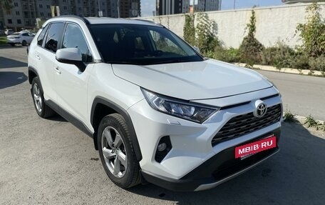 Toyota RAV4, 2020 год, 3 499 000 рублей, 4 фотография