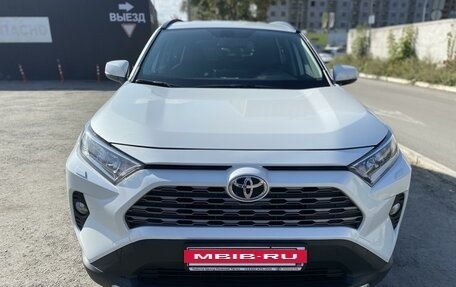 Toyota RAV4, 2020 год, 3 499 000 рублей, 2 фотография