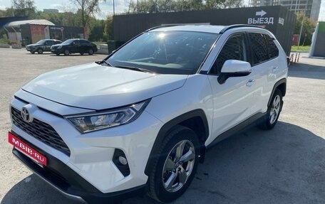 Toyota RAV4, 2020 год, 3 499 000 рублей, 3 фотография