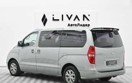 Hyundai Grand Starex Grand Starex I рестайлинг 2, 2011 год, 1 599 000 рублей, 2 фотография