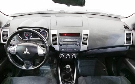 Mitsubishi Outlander III рестайлинг 3, 2008 год, 1 289 000 рублей, 14 фотография