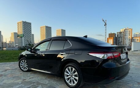 Toyota Camry, 2018 год, 2 390 000 рублей, 5 фотография