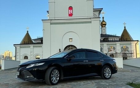 Toyota Camry, 2018 год, 2 390 000 рублей, 6 фотография