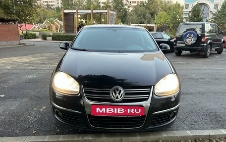 Volkswagen Jetta VI, 2010 год, 670 000 рублей, 2 фотография