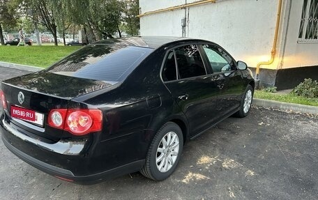 Volkswagen Jetta VI, 2010 год, 670 000 рублей, 4 фотография