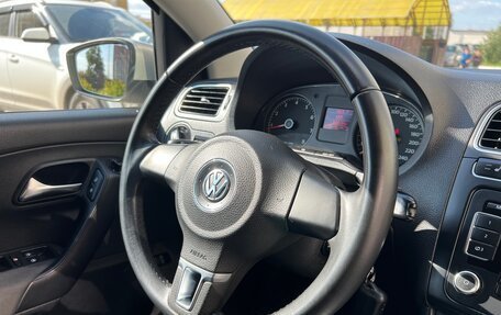 Volkswagen Polo VI (EU Market), 2011 год, 945 000 рублей, 24 фотография