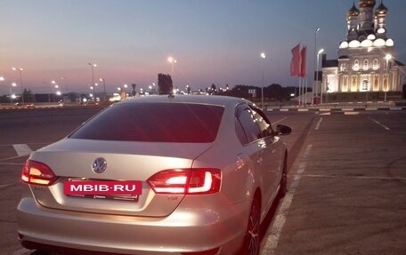 Volkswagen Jetta VI, 2012 год, 940 000 рублей, 4 фотография