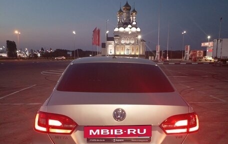 Volkswagen Jetta VI, 2012 год, 940 000 рублей, 3 фотография