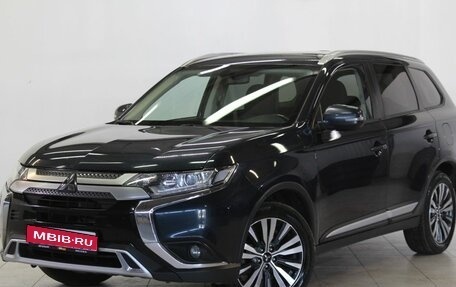 Mitsubishi Outlander III рестайлинг 3, 2020 год, 2 629 000 рублей, 1 фотография