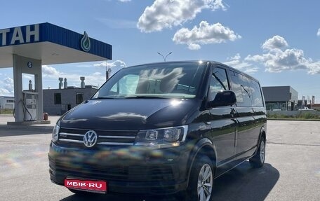 Volkswagen Caravelle T6 рестайлинг, 2017 год, 3 550 000 рублей, 1 фотография