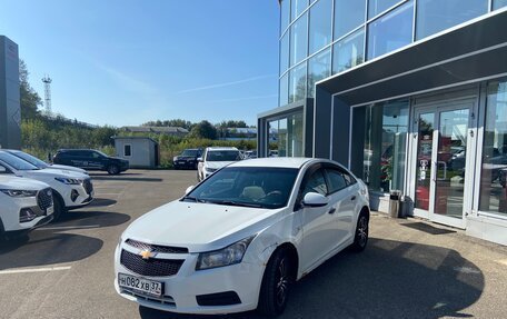 Chevrolet Cruze II, 2011 год, 649 000 рублей, 3 фотография