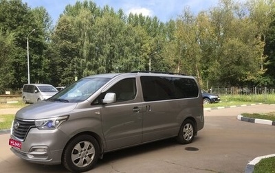 Hyundai Grand Starex Grand Starex I рестайлинг 2, 2018 год, 3 490 000 рублей, 1 фотография