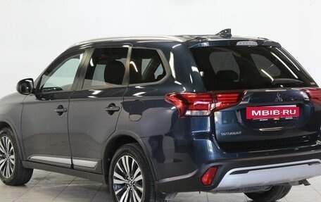 Mitsubishi Outlander III рестайлинг 3, 2020 год, 2 629 000 рублей, 2 фотография