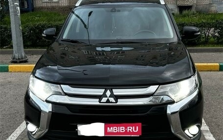 Mitsubishi Outlander III рестайлинг 3, 2016 год, 2 400 000 рублей, 23 фотография