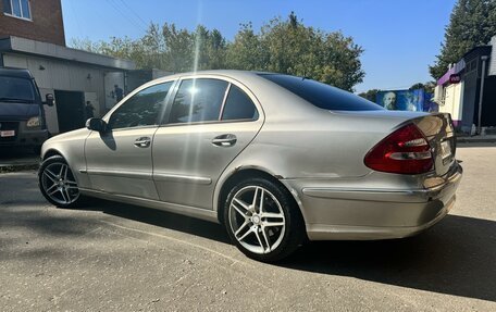 Mercedes-Benz E-Класс, 2004 год, 820 000 рублей, 3 фотография