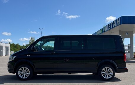 Volkswagen Caravelle T6 рестайлинг, 2017 год, 3 550 000 рублей, 2 фотография