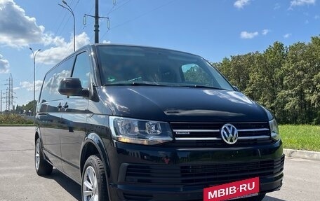 Volkswagen Caravelle T6 рестайлинг, 2017 год, 3 550 000 рублей, 6 фотография