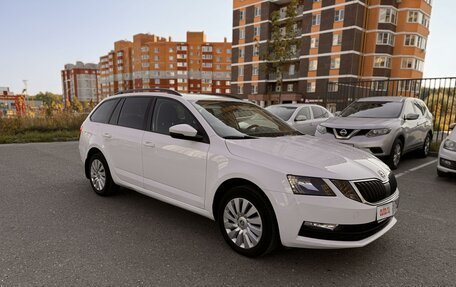 Skoda Octavia, 2017 год, 1 760 000 рублей, 2 фотография