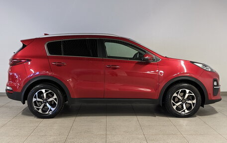 KIA Sportage IV рестайлинг, 2021 год, 2 395 000 рублей, 4 фотография