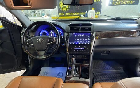 Toyota Camry, 2017 год, 2 450 000 рублей, 10 фотография