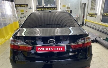 Toyota Camry, 2017 год, 2 450 000 рублей, 4 фотография