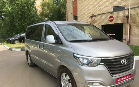 Hyundai Grand Starex Grand Starex I рестайлинг 2, 2018 год, 3 490 000 рублей, 4 фотография