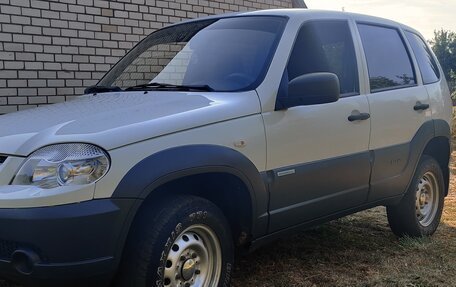 Chevrolet Niva I рестайлинг, 2014 год, 650 000 рублей, 4 фотография