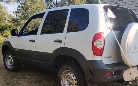 Chevrolet Niva I рестайлинг, 2014 год, 650 000 рублей, 3 фотография