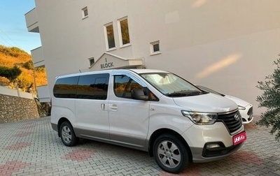 Hyundai Grand Starex Grand Starex I рестайлинг 2, 2019 год, 4 000 000 рублей, 1 фотография