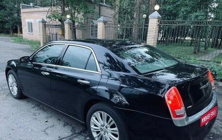 Chrysler 300C II, 2012 год, 1 590 000 рублей, 8 фотография