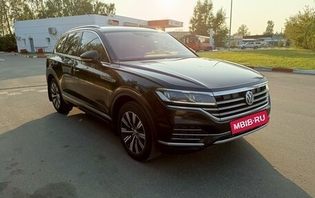 Volkswagen Touareg III, 2019 год, 4 800 000 рублей, 2 фотография