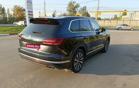 Volkswagen Touareg III, 2019 год, 4 800 000 рублей, 3 фотография