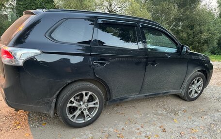 Mitsubishi Outlander III рестайлинг 3, 2012 год, 1 490 000 рублей, 7 фотография