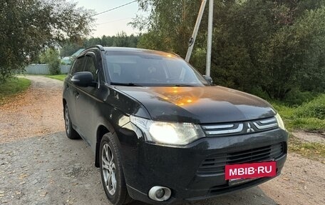 Mitsubishi Outlander III рестайлинг 3, 2012 год, 1 490 000 рублей, 3 фотография