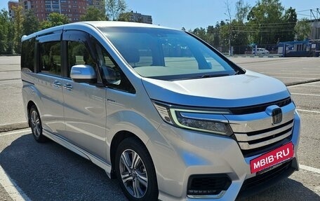 Honda Stepwgn IV, 2019 год, 2 400 000 рублей, 3 фотография