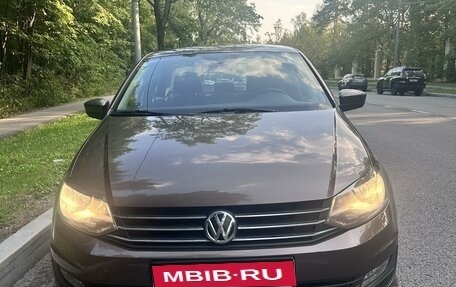 Volkswagen Polo VI (EU Market), 2015 год, 980 000 рублей, 1 фотография